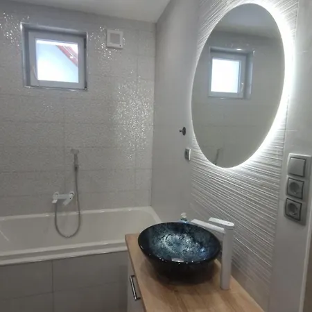 Duna Gyoengye Apartmanhaz *
