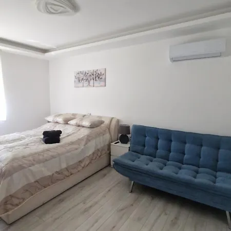 Duna Gyoengye Apartmanhaz Apartament *