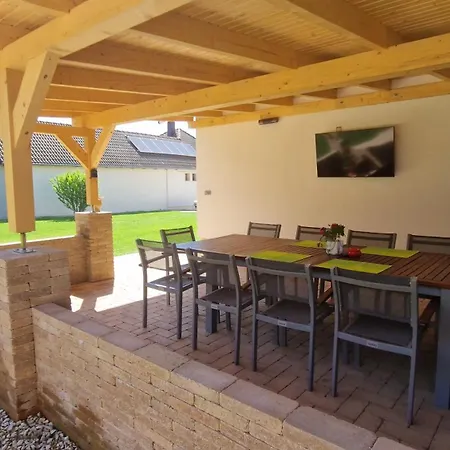 Duna Gyoengye Apartmanhaz Apartament Kimle