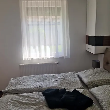 Apartament Duna Gyoengye Apartmanhaz Kimle