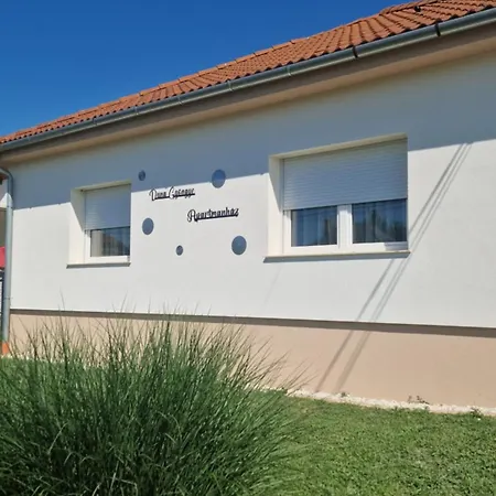 Duna Gyoengye Apartmanhaz Kimle