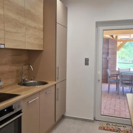 Lejlighed Duna Gyoengye Apartmanhaz